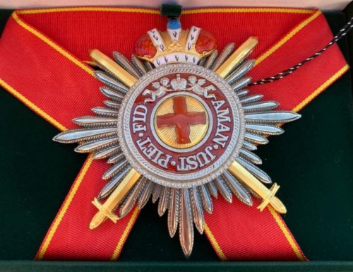 Звезда ордена Святой Анны лучевая (с мечами, с короной)